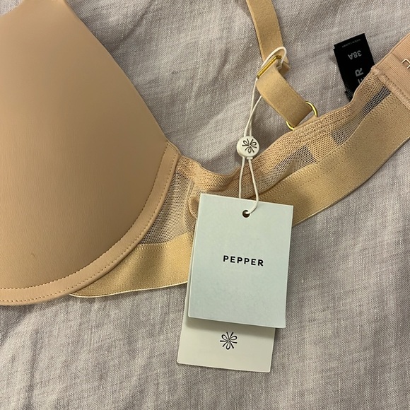 NWT Pepper Lift Up Bra in Buff 38A - Picture 3 of 9